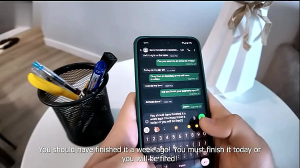 Asistente de oficina de tetas perfectas me ofreció un trato increíble para su puesto de trabajo.