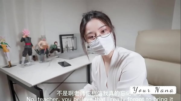 美女老师为了让学子考出好成绩，只好用自己的丝袜美脚帮学子足交射精.