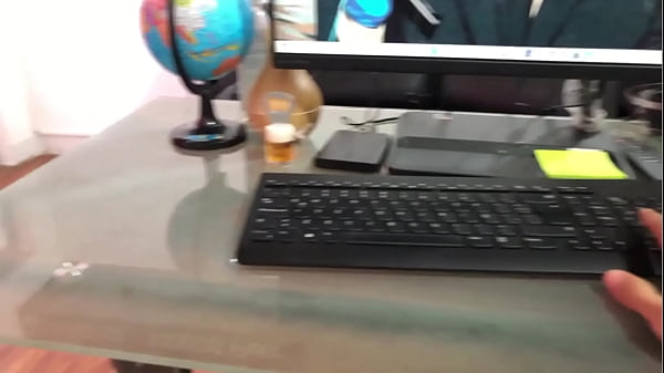 Joven estudiante hace lo que sea para no expulsarla del colegio con su profesor – HISTORIA COMPLETA