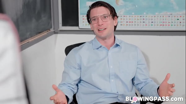 Teen student giving her teacher blowjob