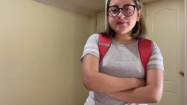 Mi compañero de clase accidentalmente se corre dentro de mí.