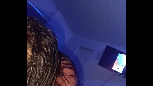 Mi maestra colombiana chupa mi verga hasta obtener un dulce orgasmo