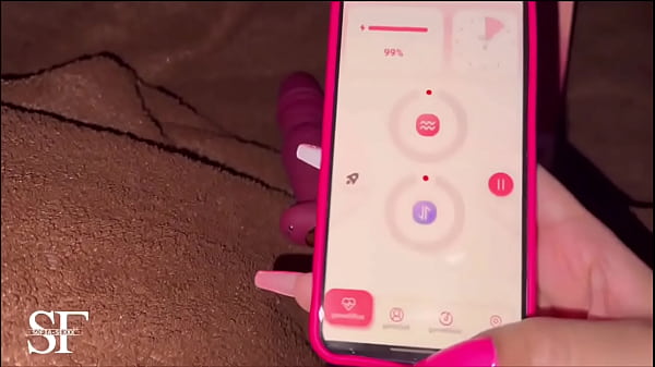 sofia ama el semen para chorrear en su vibrador